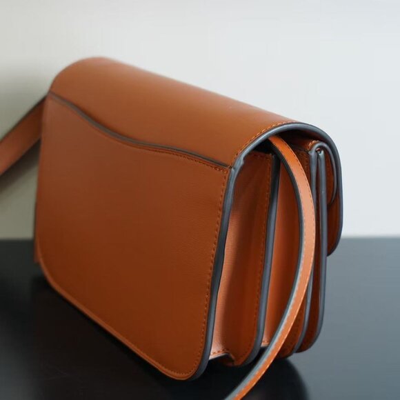 Coach Idol Bag, size 21*16 cm - Picture 2 of 8